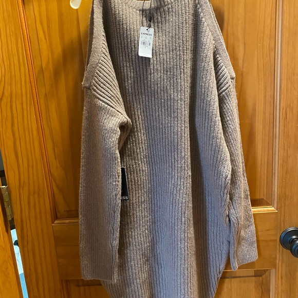 Cold shoulder sweater dress - Picture 2 of 3